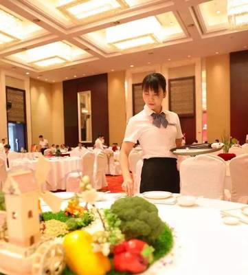 集团全资子公司龙潭湖宾馆妇委会第七届餐饮服务技能大赛成功举办!